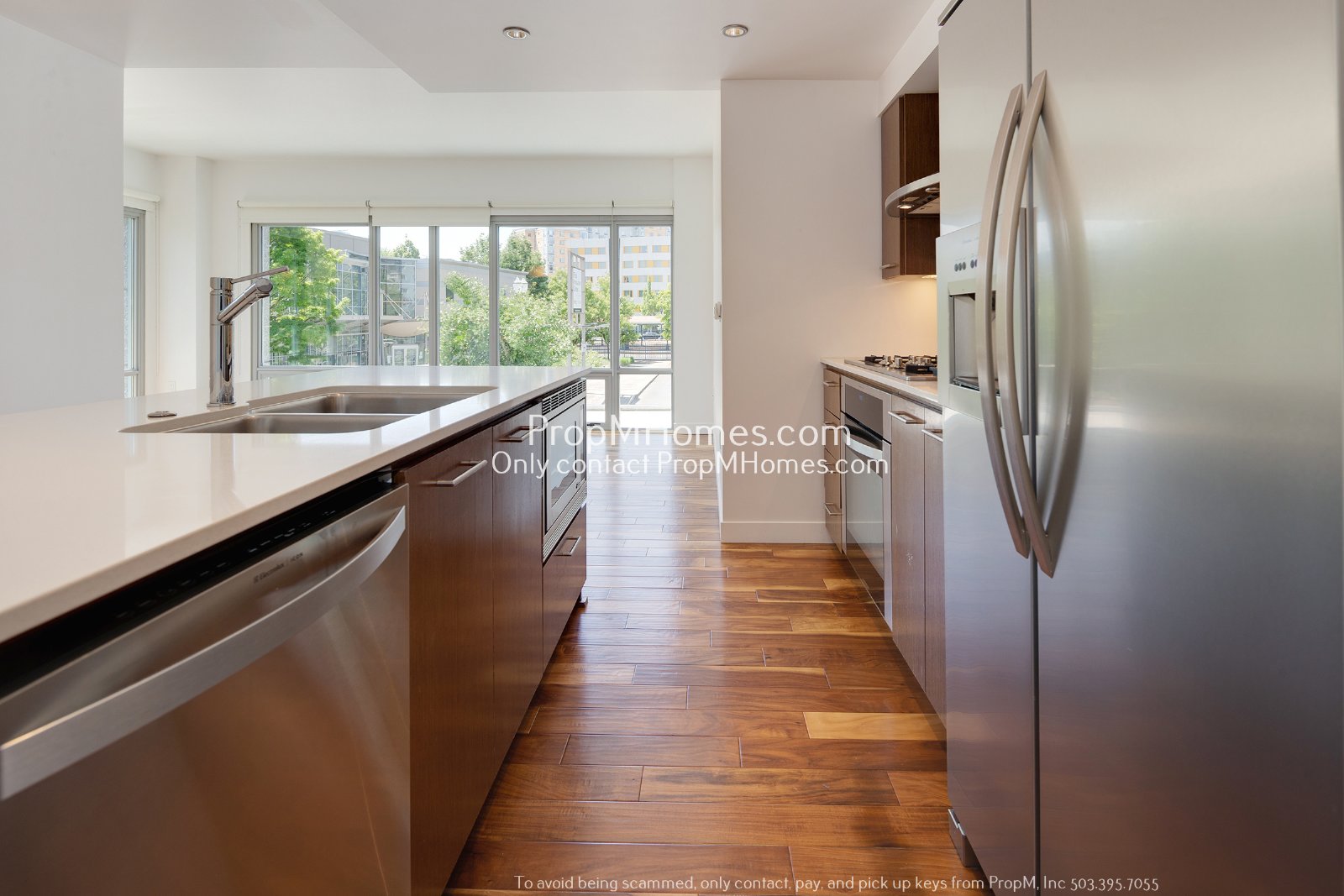 Luxurious One Bedroom Condo at the Pearl District Waterfront! property image