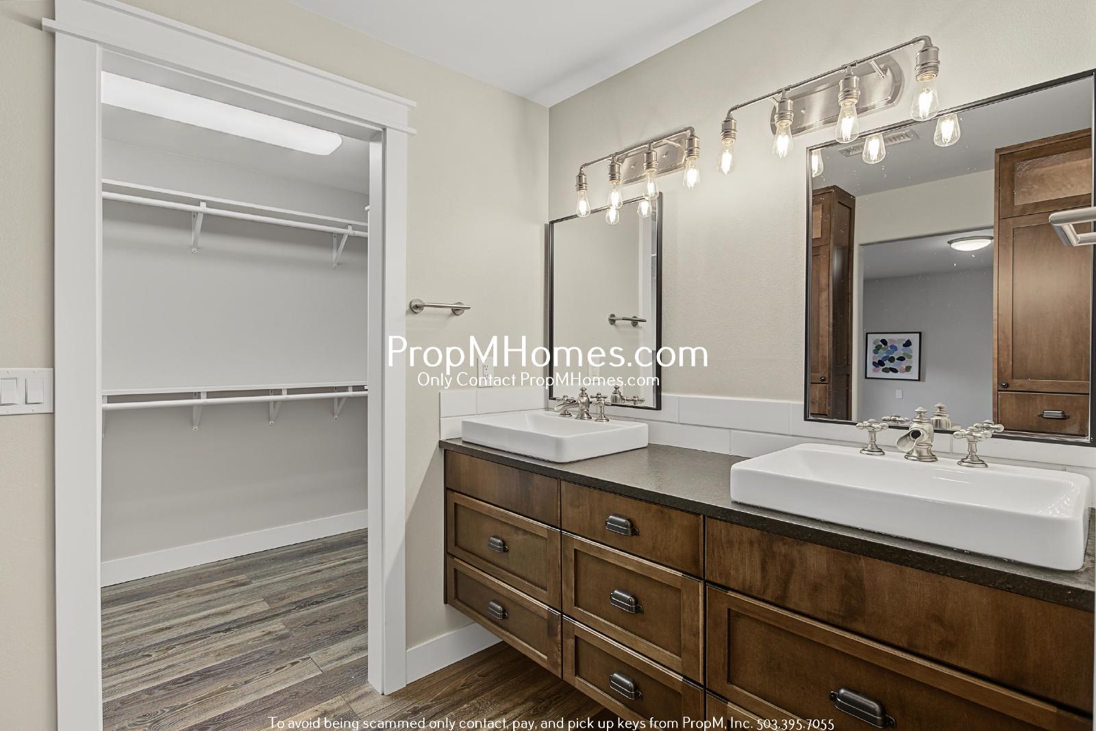 Beautifully Updated 4 Bedroom Home in Hillsboro! property image