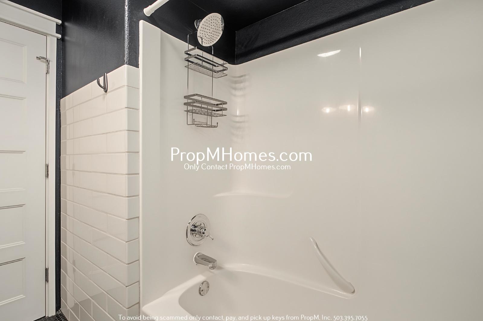 Beautifully Updated 4 Bedroom Home in Hillsboro! property image