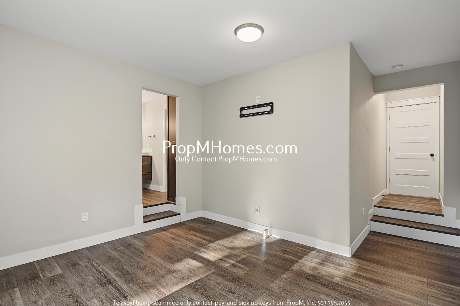 Beautifully Updated 4 Bedroom Home in Hillsboro! property image