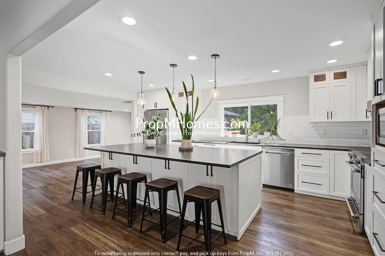 Beautifully Updated 4 Bedroom Home in Hillsboro! property image