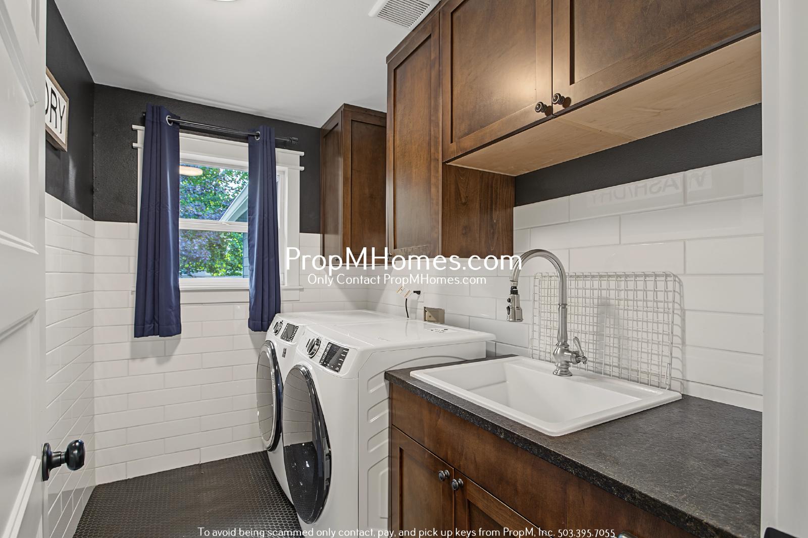 Beautifully Updated 4 Bedroom Home in Hillsboro! property image