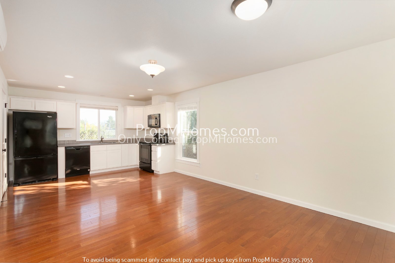 Enchanting 2-Bedroom Gem in SE Portland - End Unit! property image