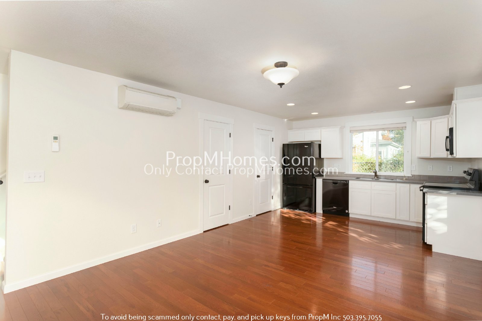 Enchanting 2-Bedroom Gem in SE Portland - End Unit! property image
