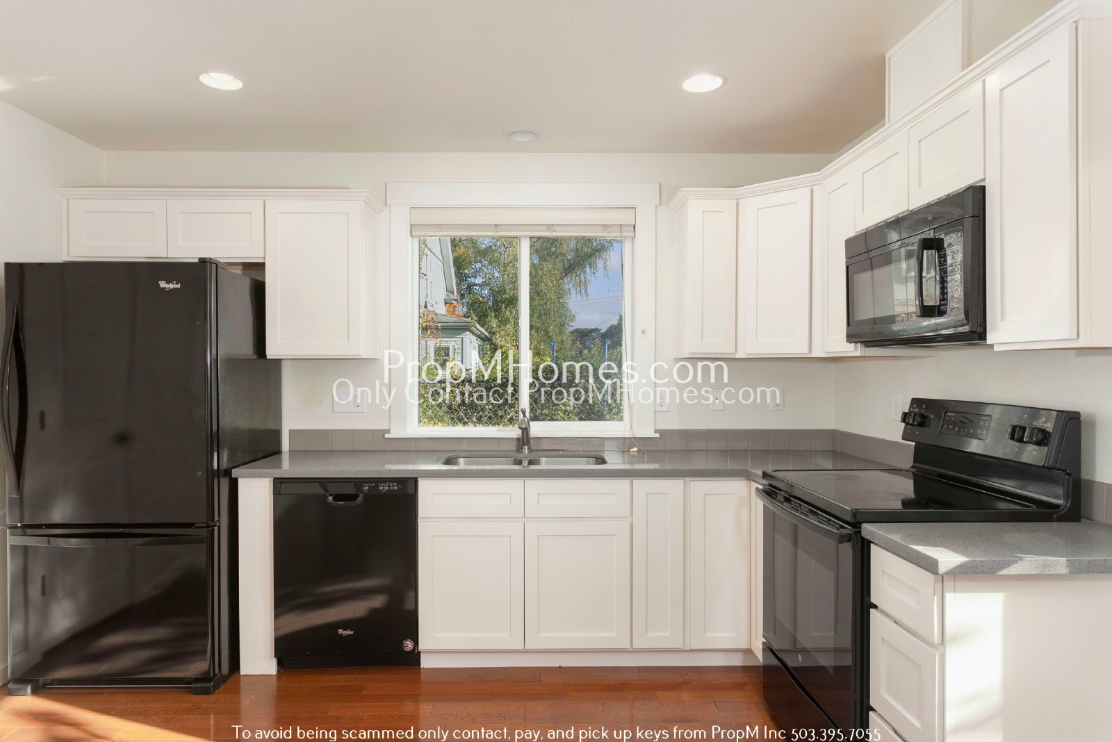 Enchanting 2-Bedroom Gem in SE Portland - End Unit! property image