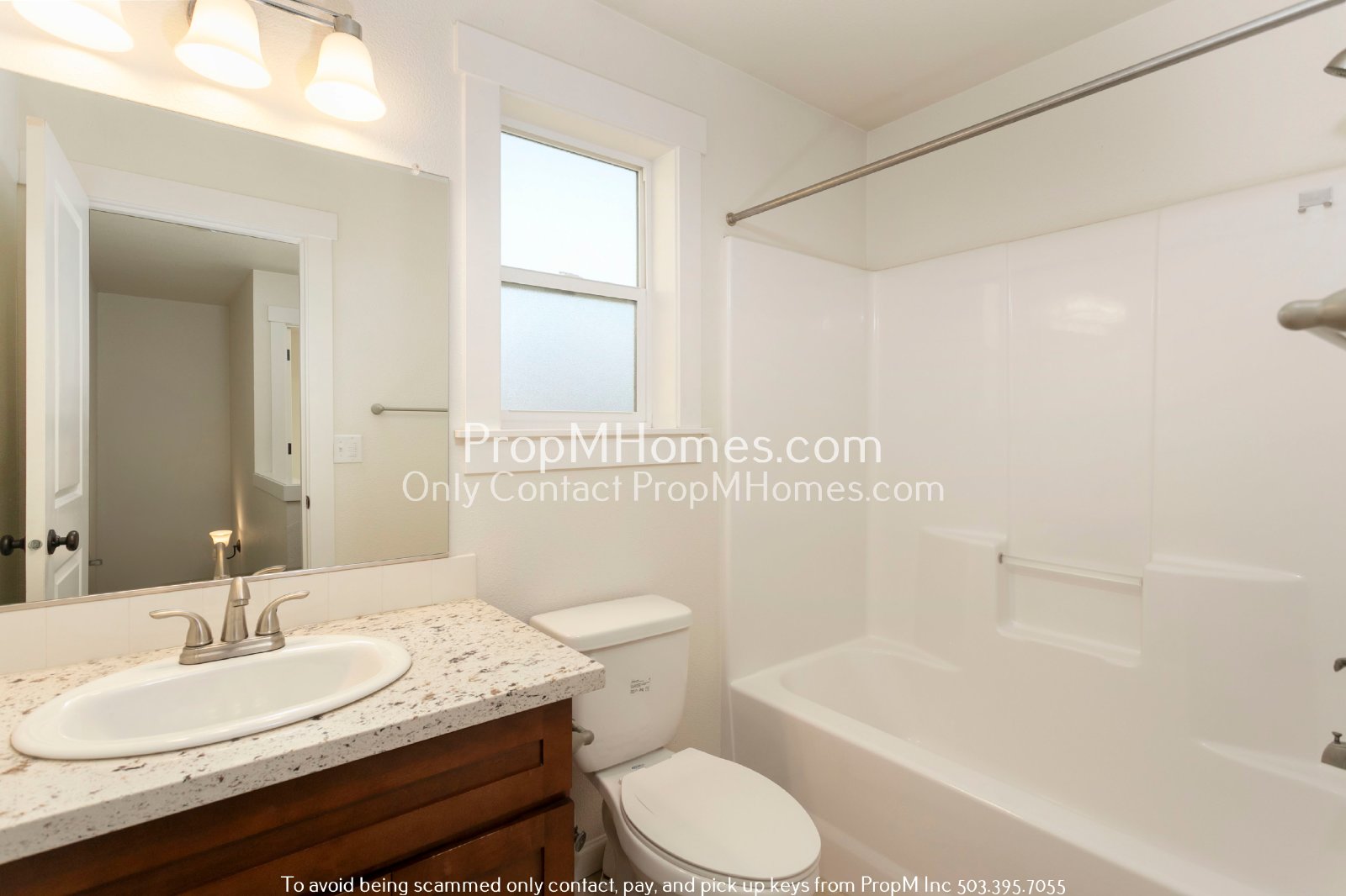 Enchanting 2-Bedroom Gem in SE Portland - End Unit! property image