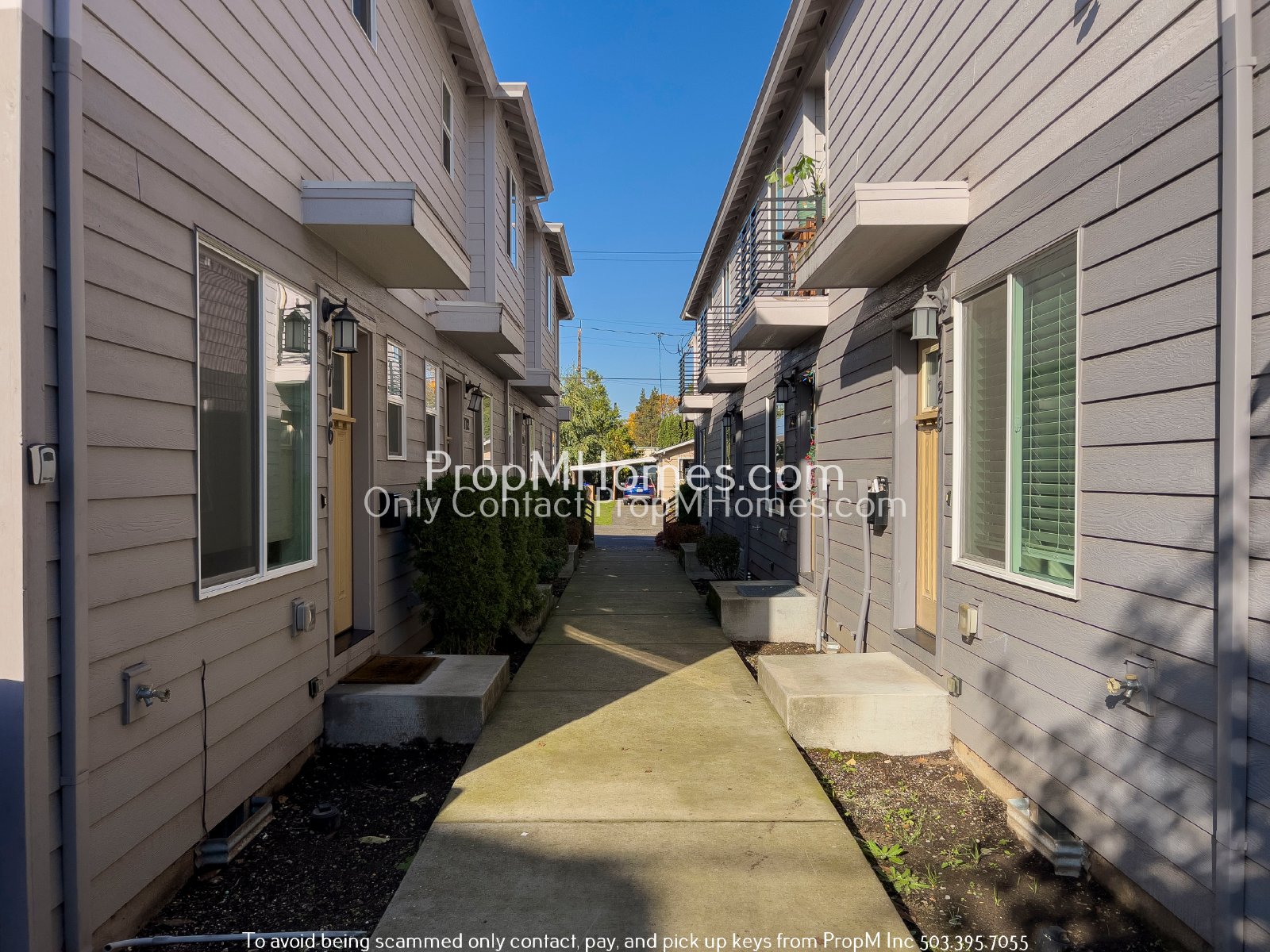 Enchanting 2-Bedroom Gem in SE Portland - End Unit! property image