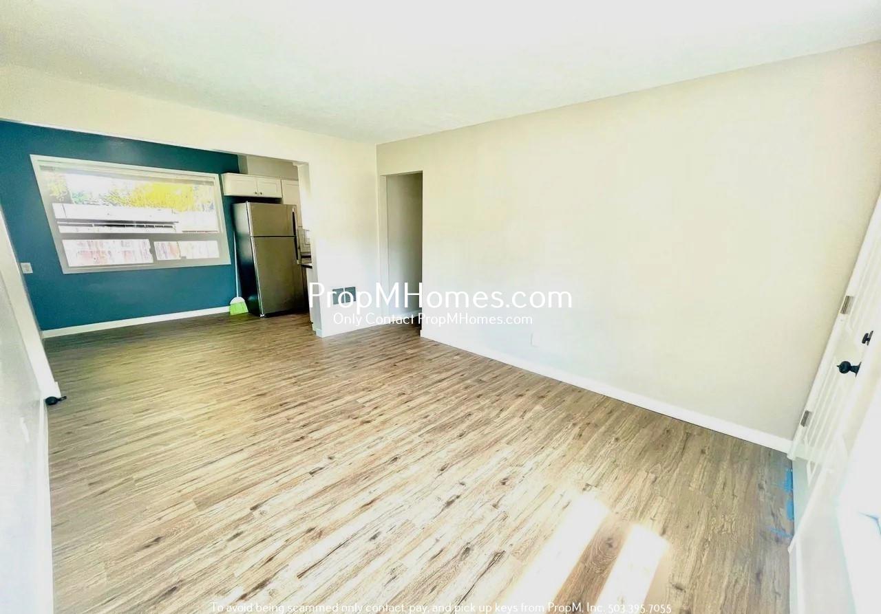 Updated One Bedroom Duplex in Montavilla! property image