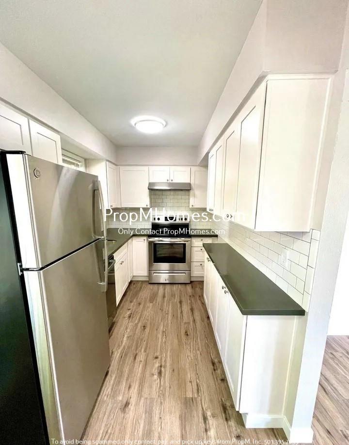Updated One Bedroom Duplex in Montavilla! property image