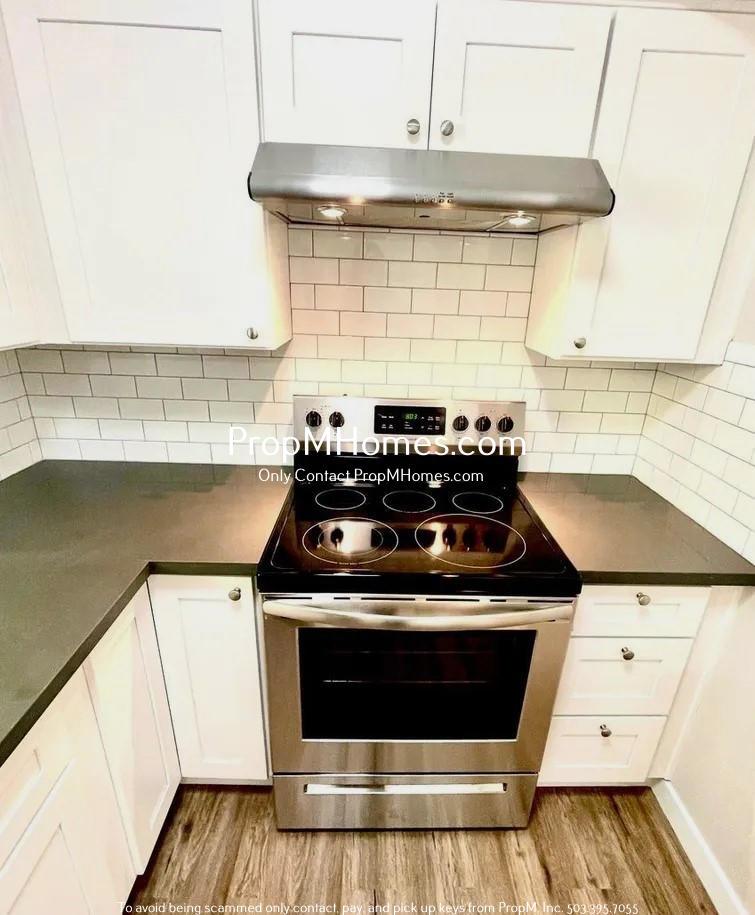 Updated One Bedroom Duplex in Montavilla! property image