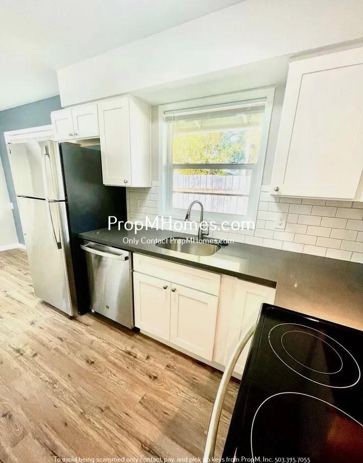 Updated One Bedroom Duplex in Montavilla! property image