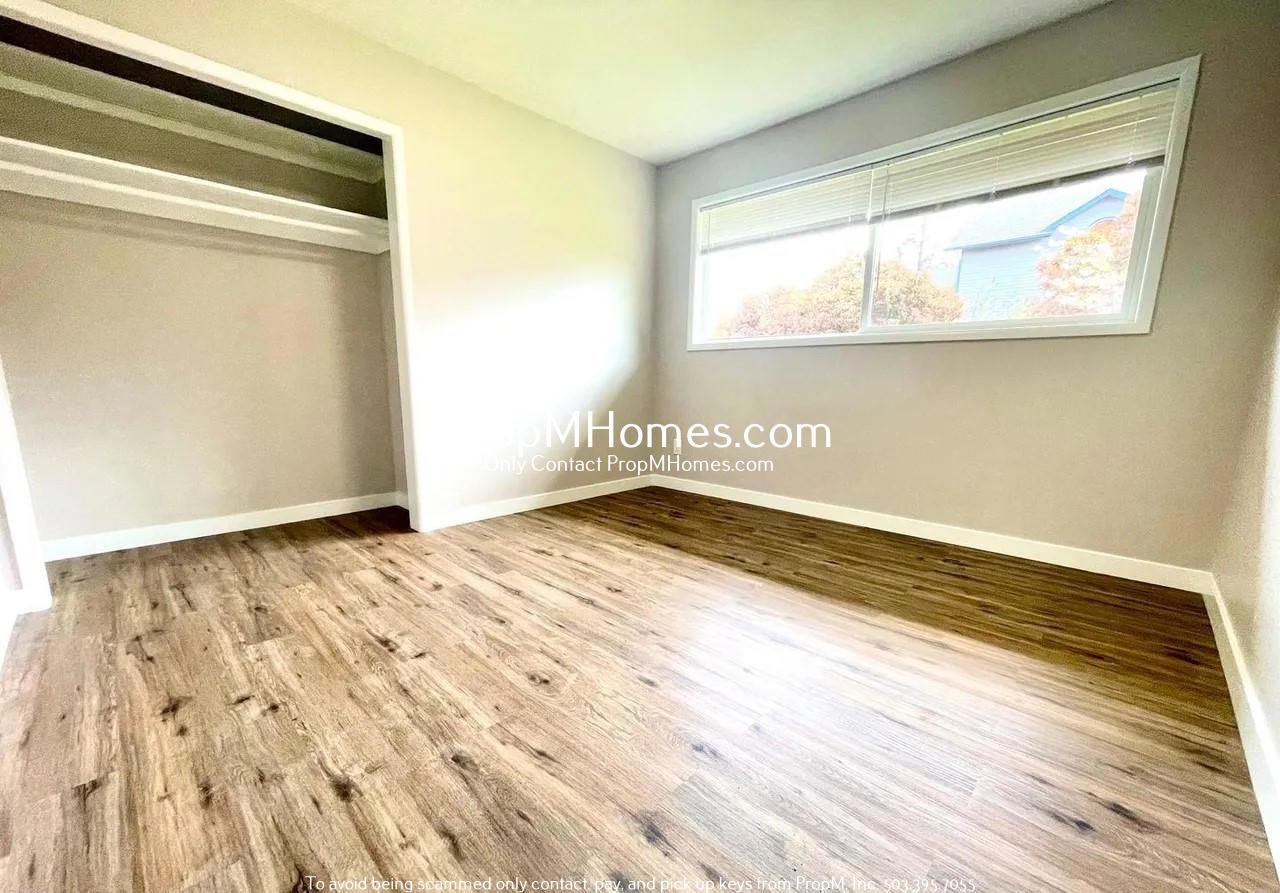 Updated One Bedroom Duplex in Montavilla! property image