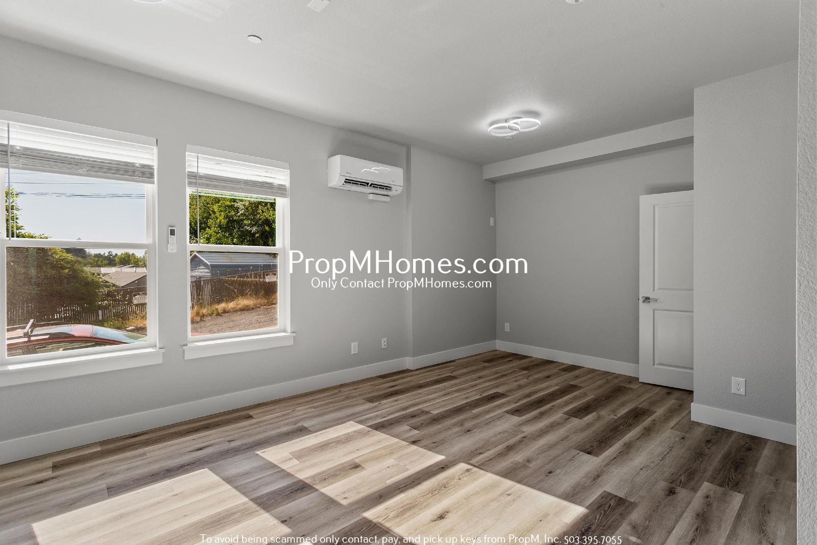 Brand New Studio Steps Away from Multnomah Village + Move in Special! property image