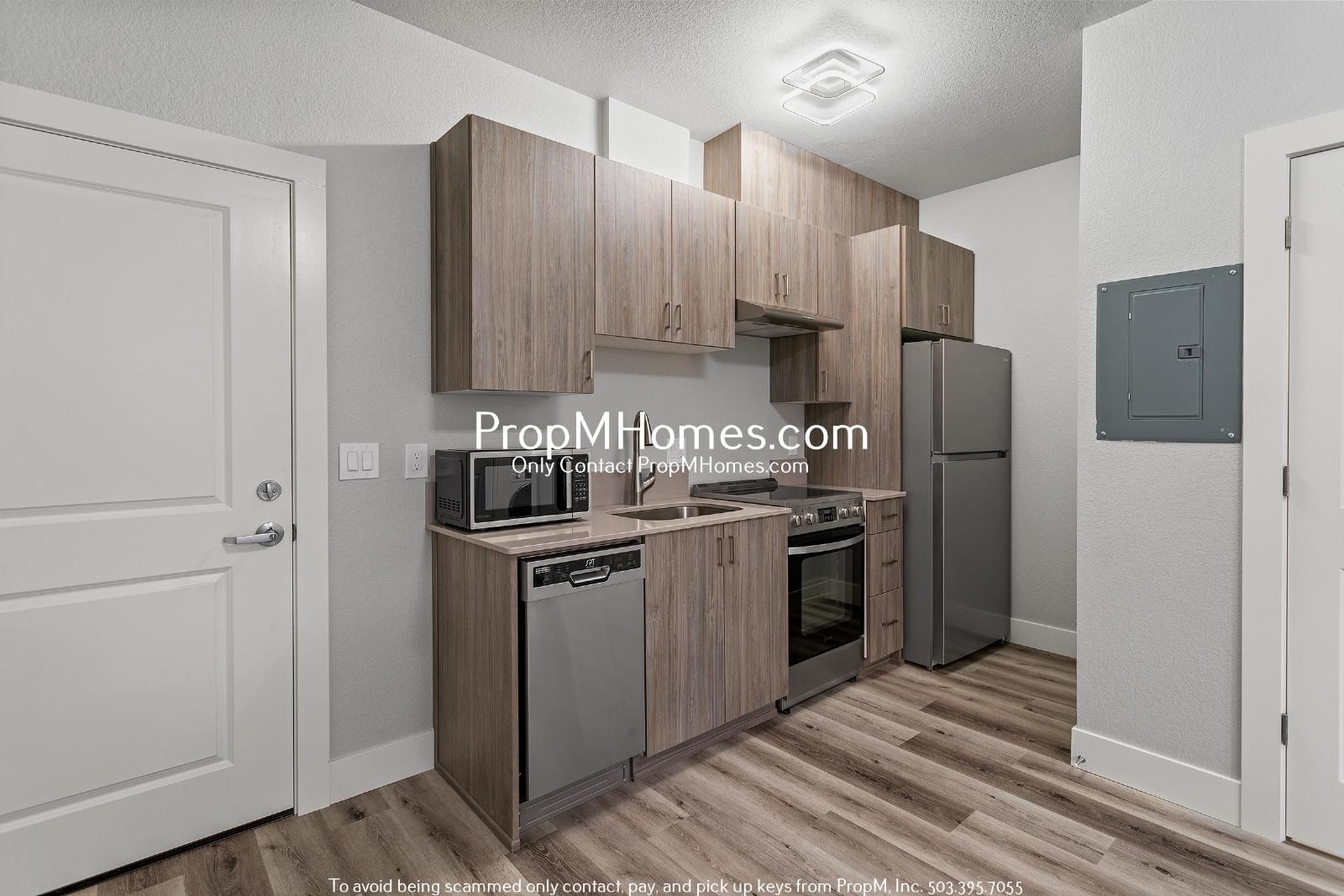 Brand New Studio Steps Away from Multnomah Village + Move in Special! property image