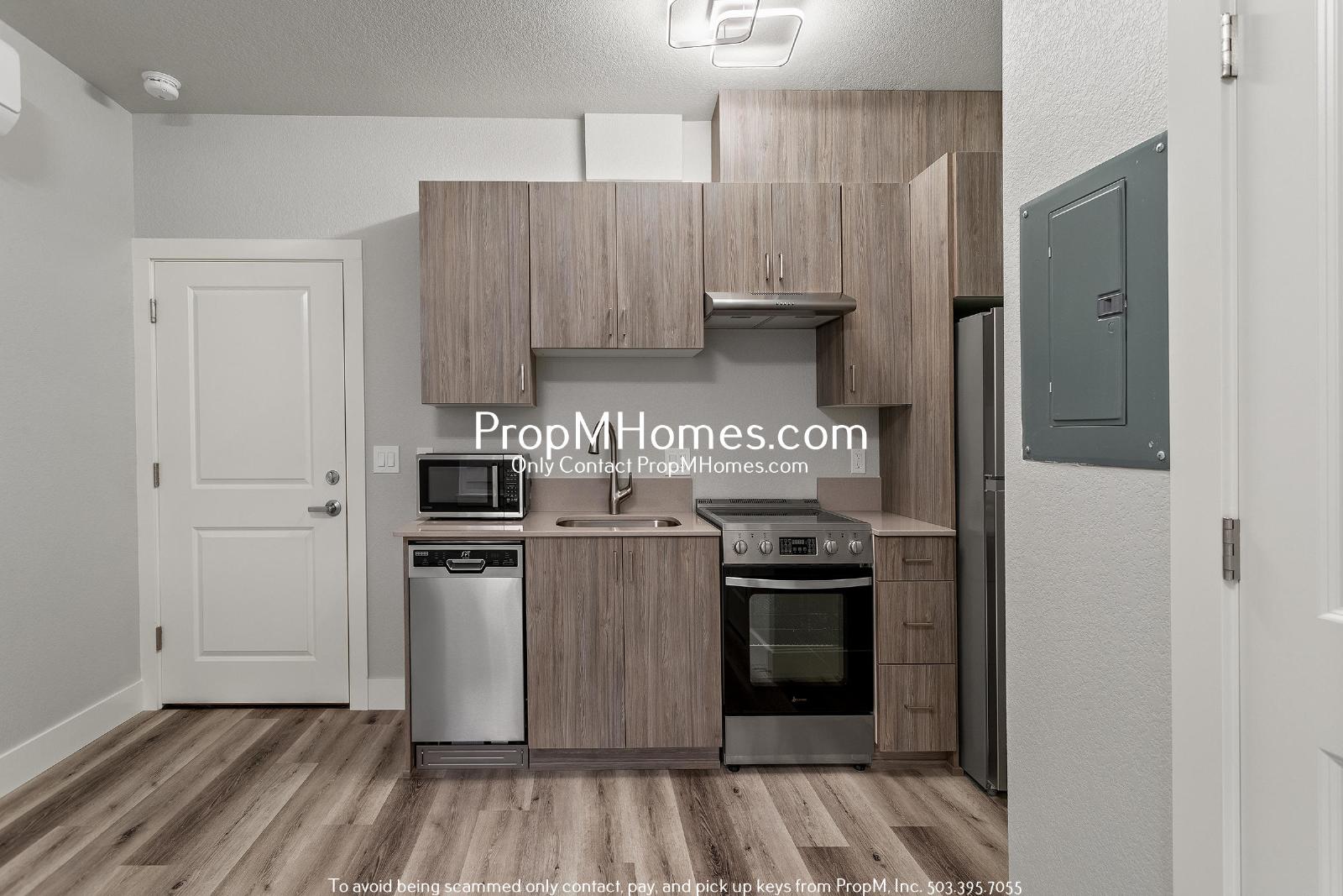 Brand New Studio Steps Away from Multnomah Village + Move in Special! property image