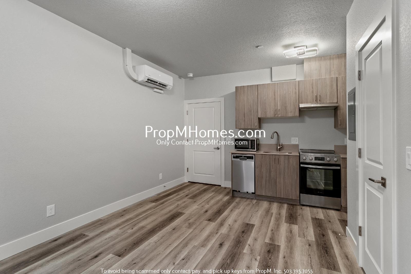 Brand New Studio Steps Away from Multnomah Village + Move in Special! property image
