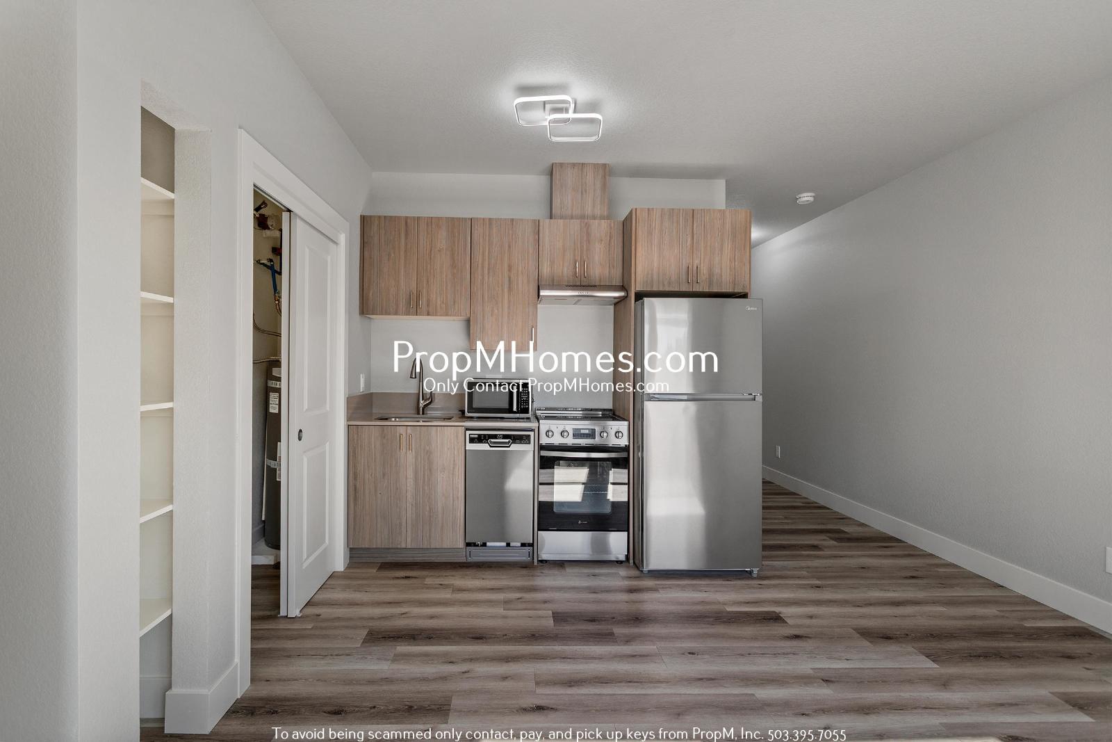 Brand New Studio Steps Away from Multnomah Village + Move in Special! property image