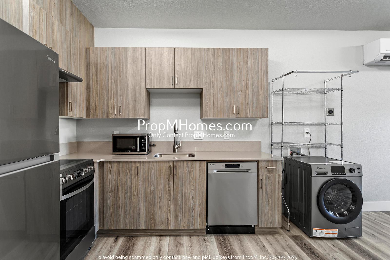 Brand New Studio Steps Away from Multnomah Village + Move in Special! property image