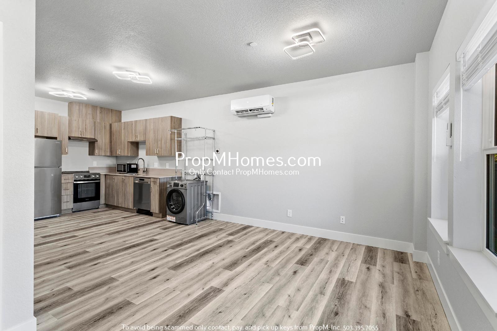 Brand New Studio Steps Away from Multnomah Village + Move in Special! property image