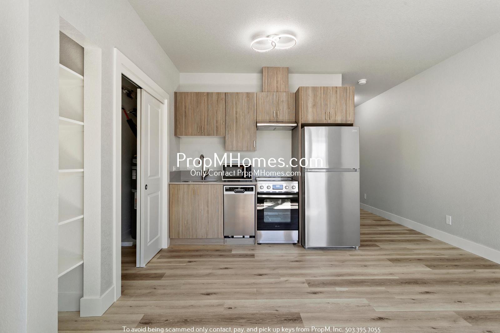 Brand New Studio Steps Away from Multnomah Village + Move in Special! property image