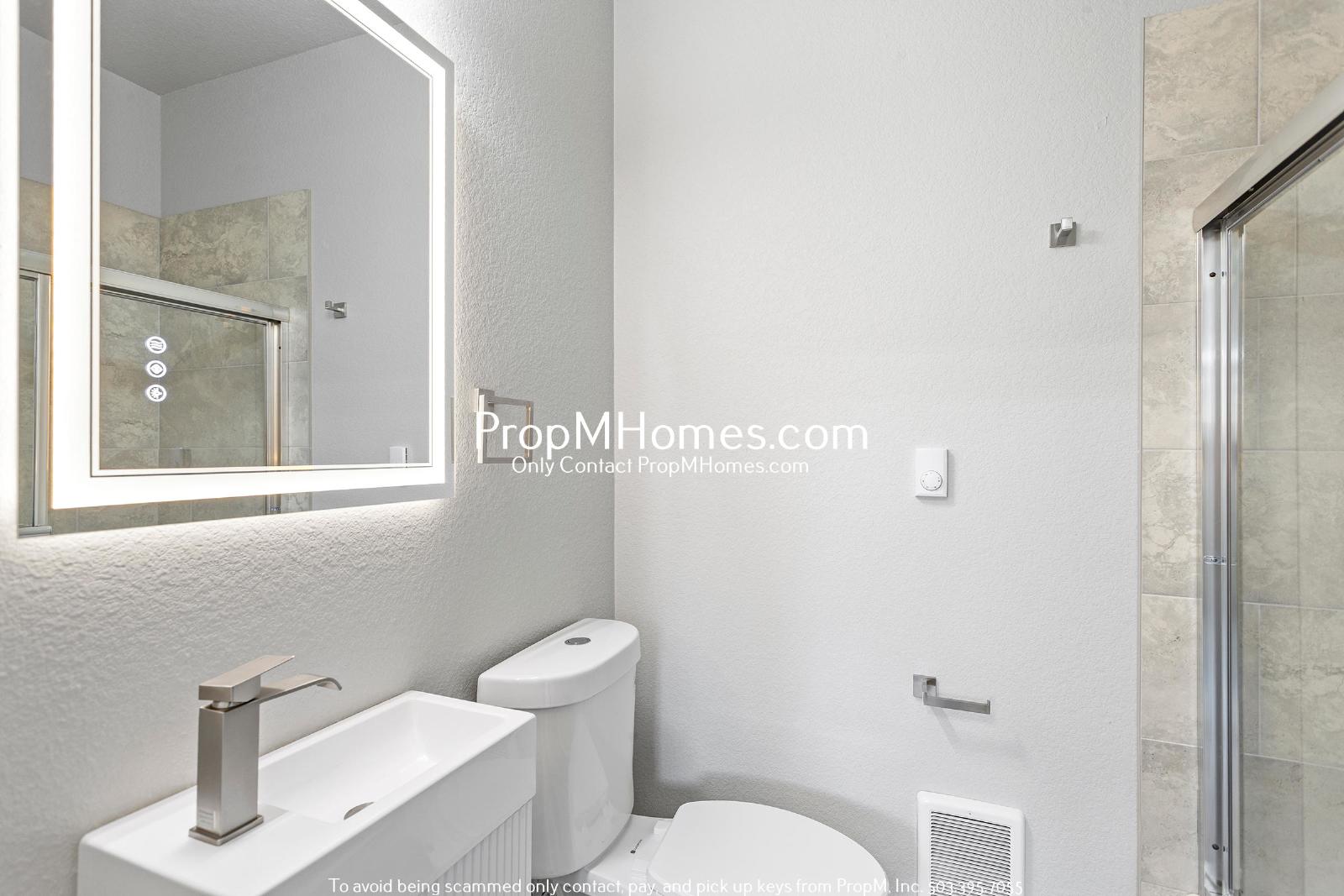 Brand New 2 Bedroom Steps Away from Multnomah Village + Move in Special! property image