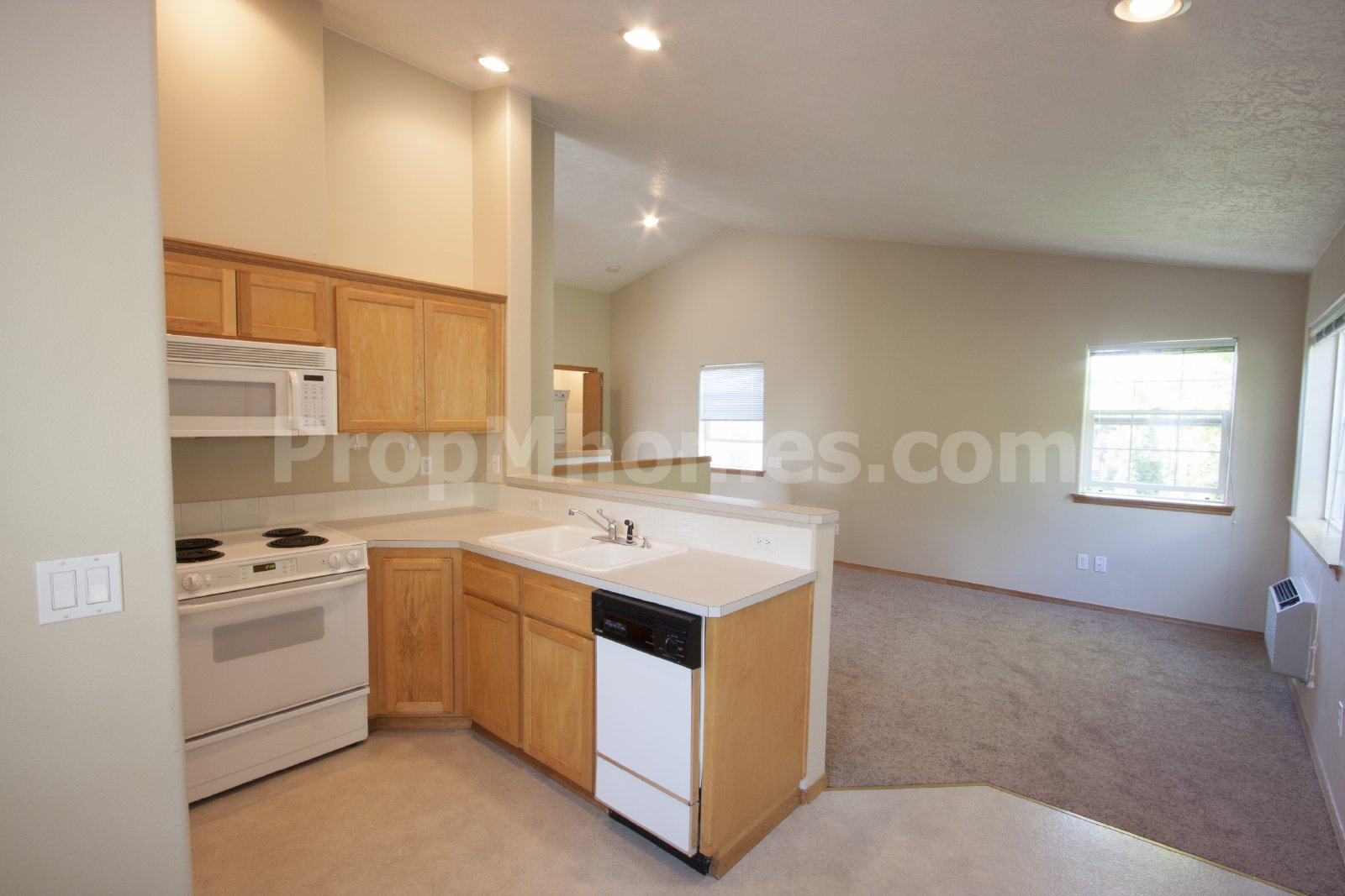 Inviting 1-Bedroom Home in Clackamas with Private Garage! property image