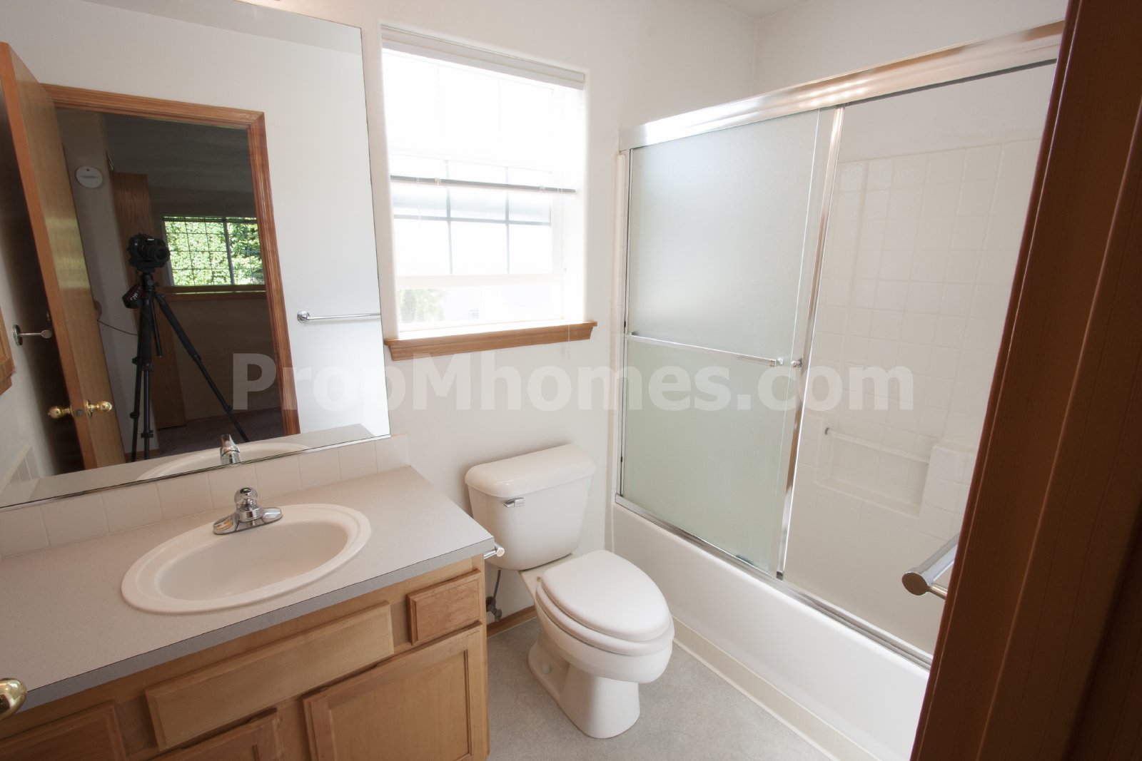 Inviting 1-Bedroom Home in Clackamas with Private Garage! property image