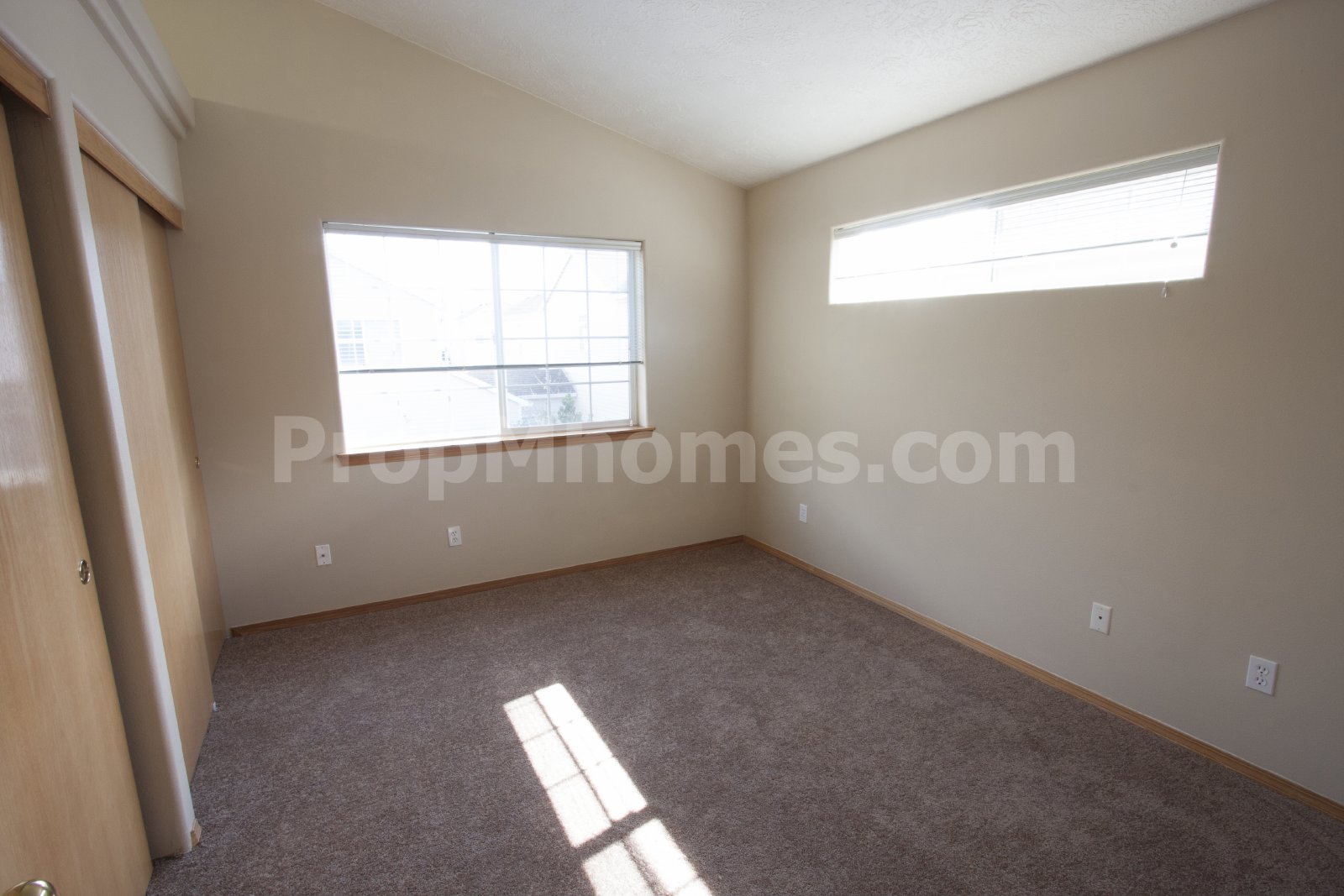 Inviting 1-Bedroom Home in Clackamas with Private Garage! property image