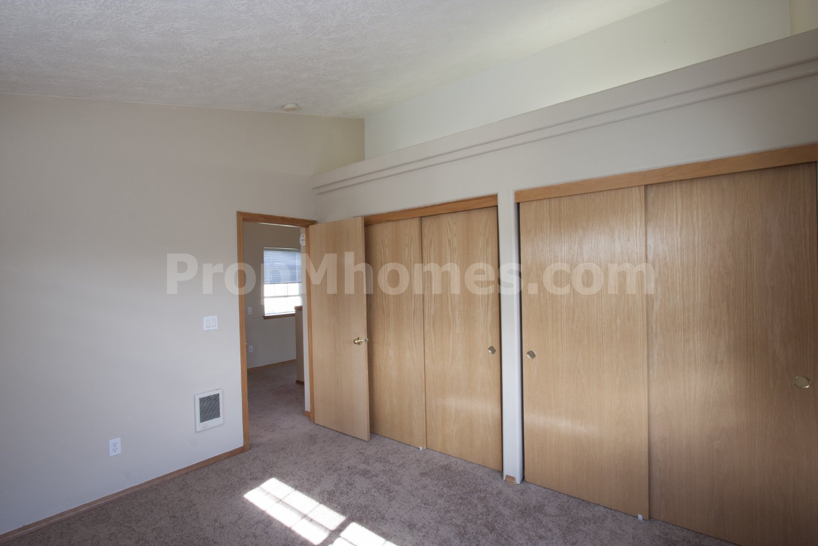 Inviting 1-Bedroom Home in Clackamas with Private Garage! property image