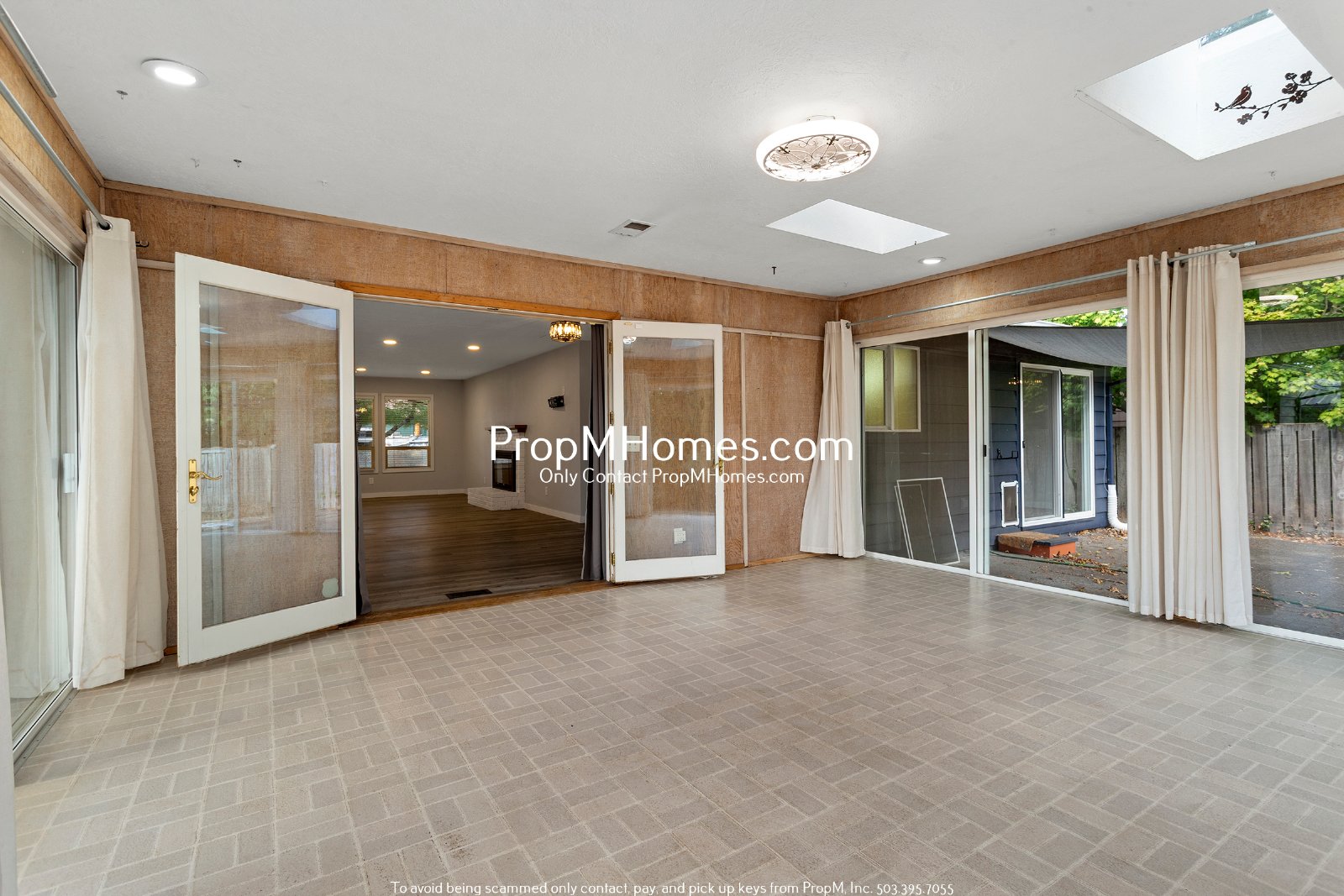 Updated Three Bedroom Home in Hillsboro w/ Sunroom! property image