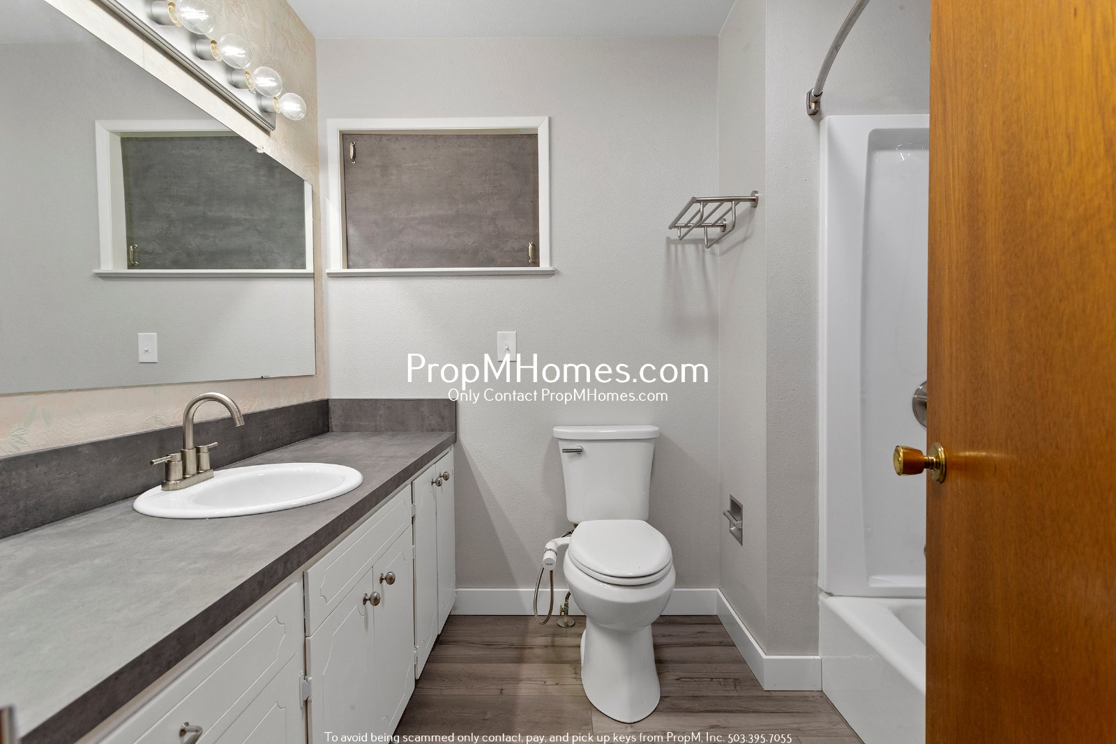 Updated Three Bedroom Home in Hillsboro w/ Sunroom! property image