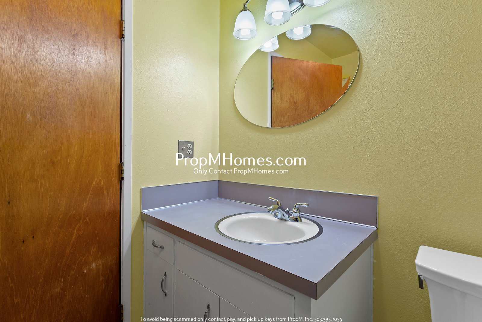 Updated Three Bedroom Home in Hillsboro w/ Sunroom! property image