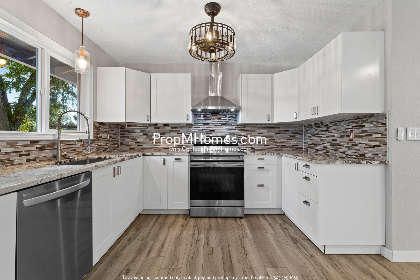 Updated Three Bedroom Home in Hillsboro w/ Sunroom! property image