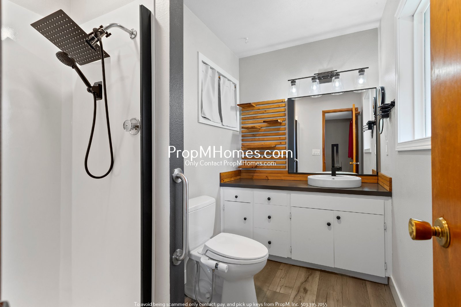 Updated Three Bedroom Home in Hillsboro w/ Sunroom! property image