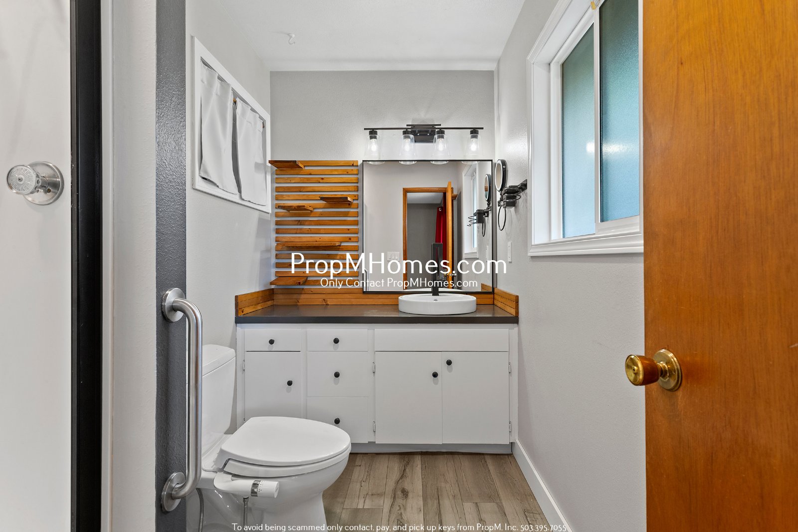 Updated Three Bedroom Home in Hillsboro w/ Sunroom! property image