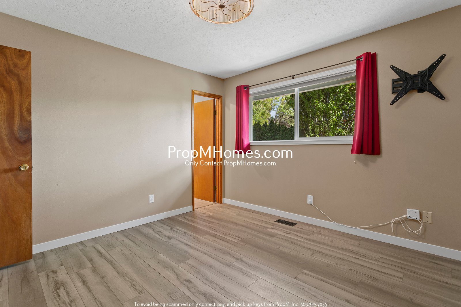 Updated Three Bedroom Home in Hillsboro w/ Sunroom! property image