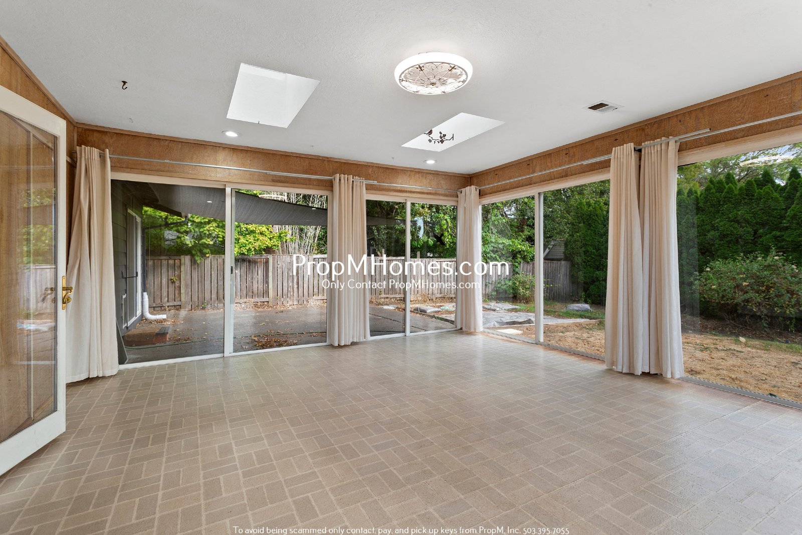 Updated Three Bedroom Home in Hillsboro w/ Sunroom! property image