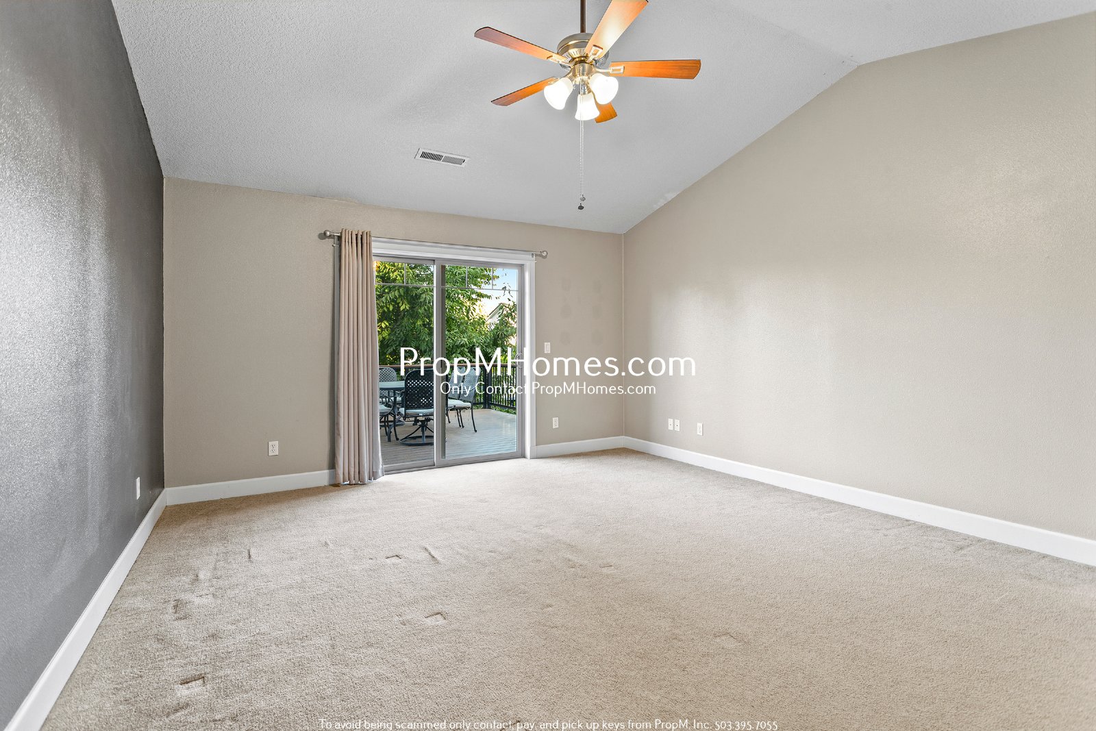 Spacious 5BR Hillsboro Home - Vaulted Ceilings, Fenced Yard & 2-Car Garage property image
