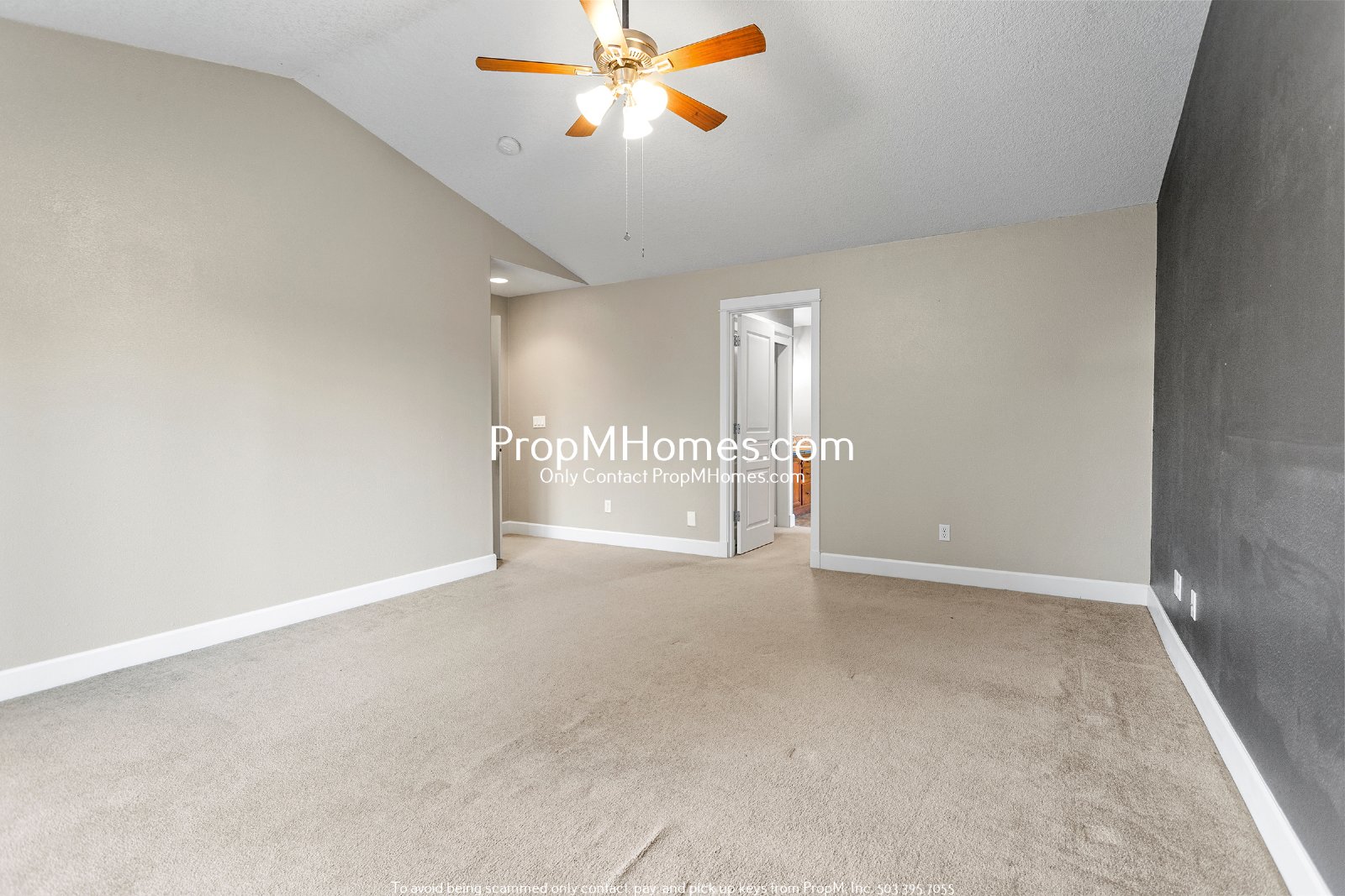 Spacious 5BR Hillsboro Home - Vaulted Ceilings, Fenced Yard & 2-Car Garage property image