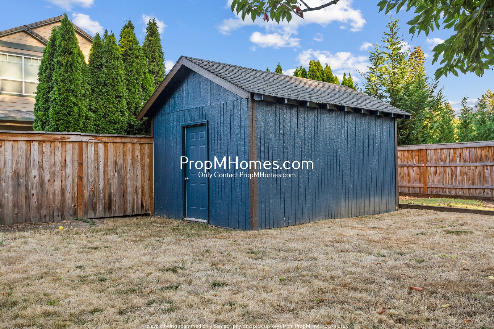 Spacious 5BR Hillsboro Home - Vaulted Ceilings, Fenced Yard & 2-Car Garage property image