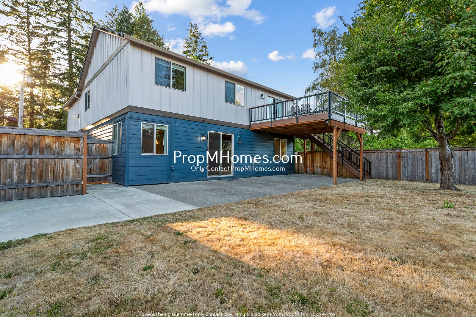 Spacious 5BR Hillsboro Home - Vaulted Ceilings, Fenced Yard & 2-Car Garage property image