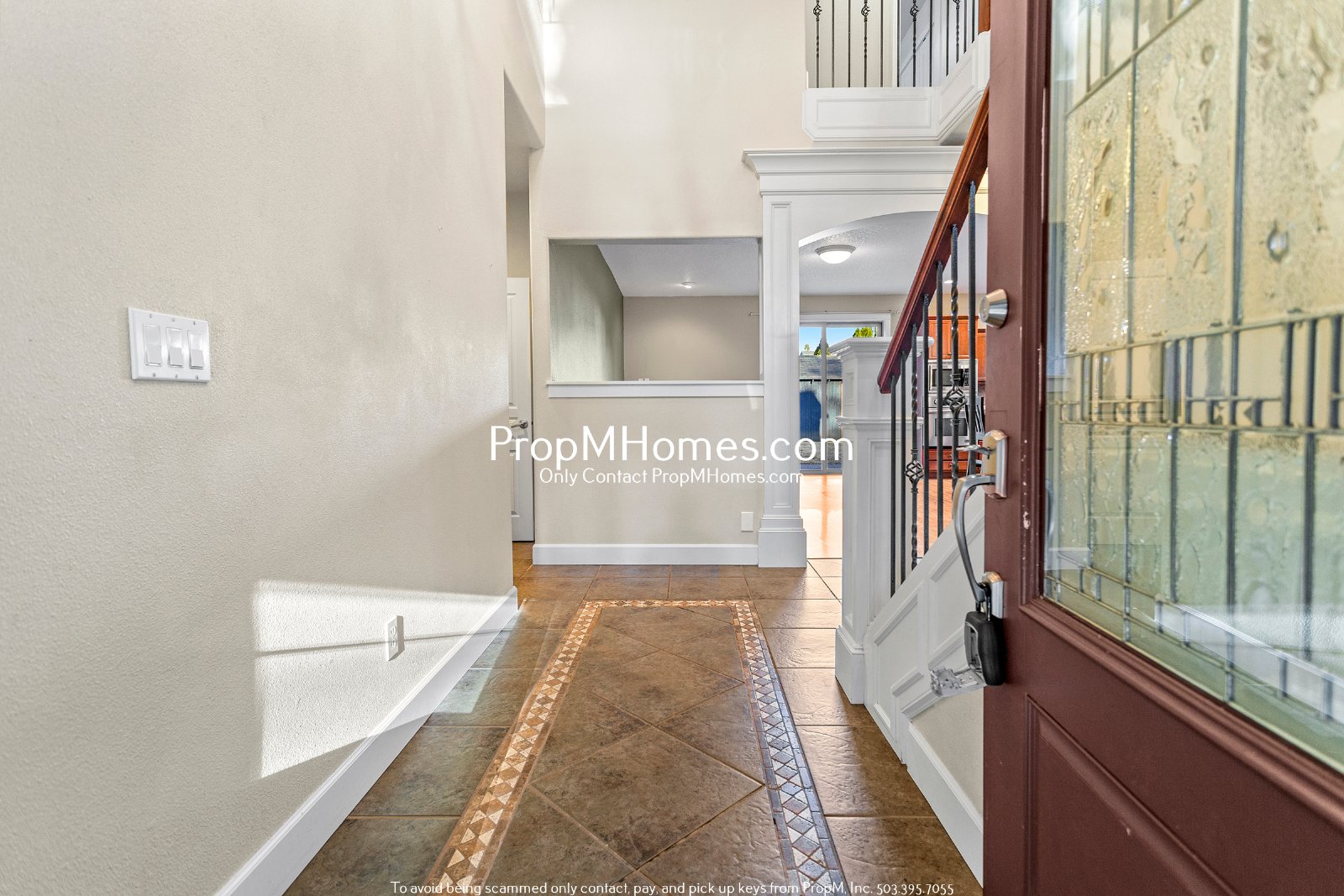Spacious 5BR Hillsboro Home - Vaulted Ceilings, Fenced Yard & 2-Car Garage property image