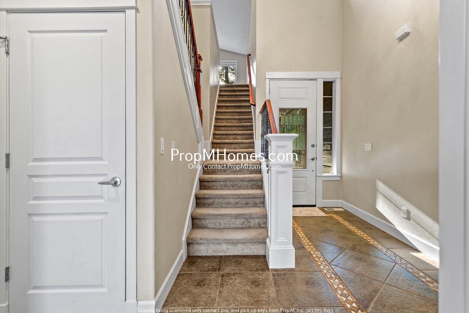 Spacious 5BR Hillsboro Home - Vaulted Ceilings, Fenced Yard & 2-Car Garage property image