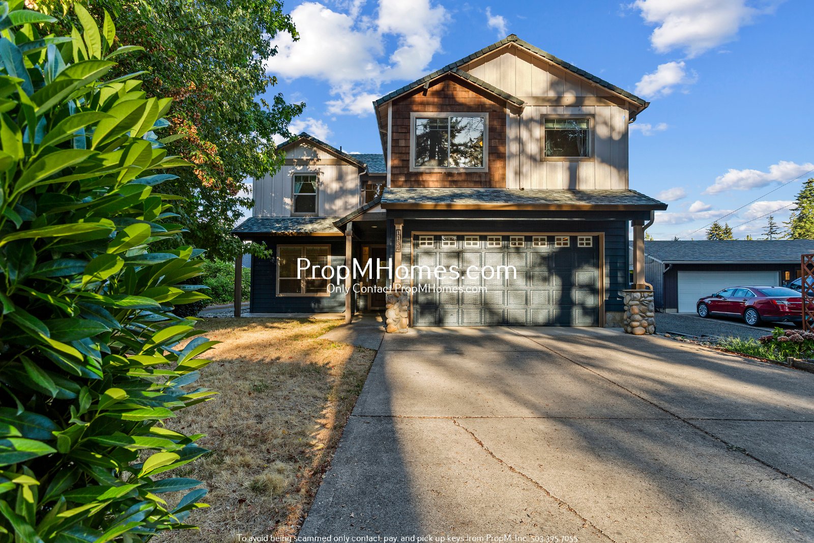 Spacious 5BR Hillsboro Home - Vaulted Ceilings, Fenced Yard & 2-Car Garage property image