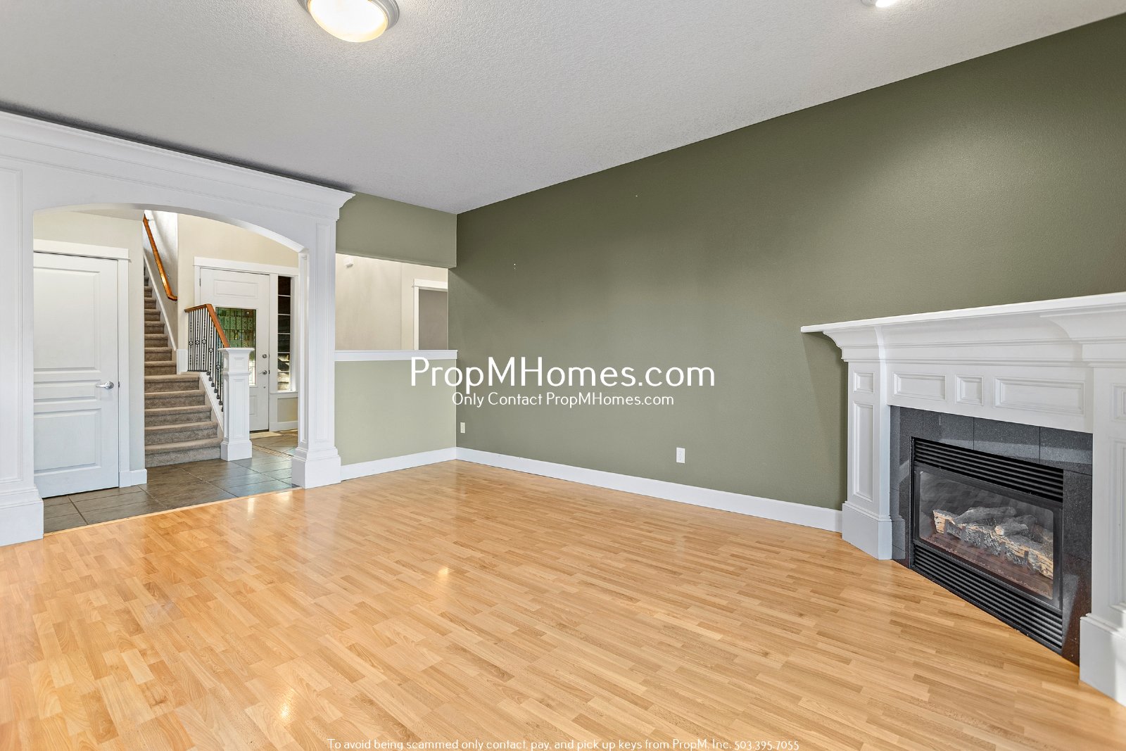 Spacious 5BR Hillsboro Home - Vaulted Ceilings, Fenced Yard & 2-Car Garage property image