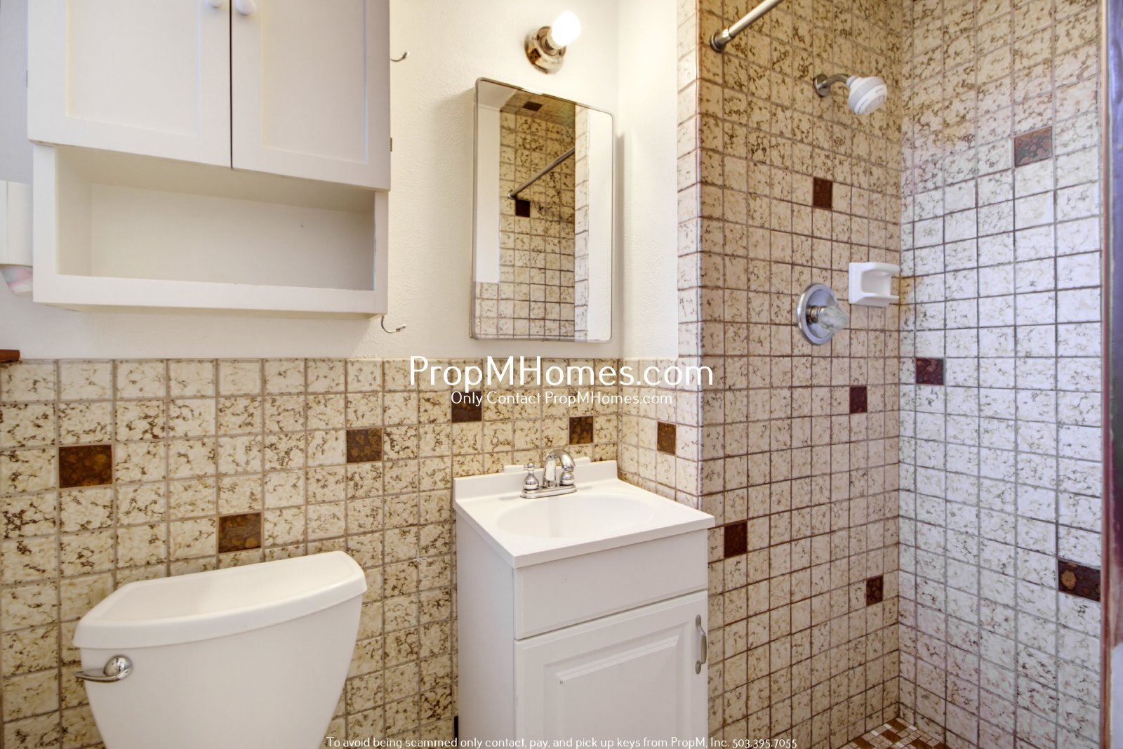 Lovely 3 Bedroom Gresham Home with Fireplace, Deck & Fenced Yard property image