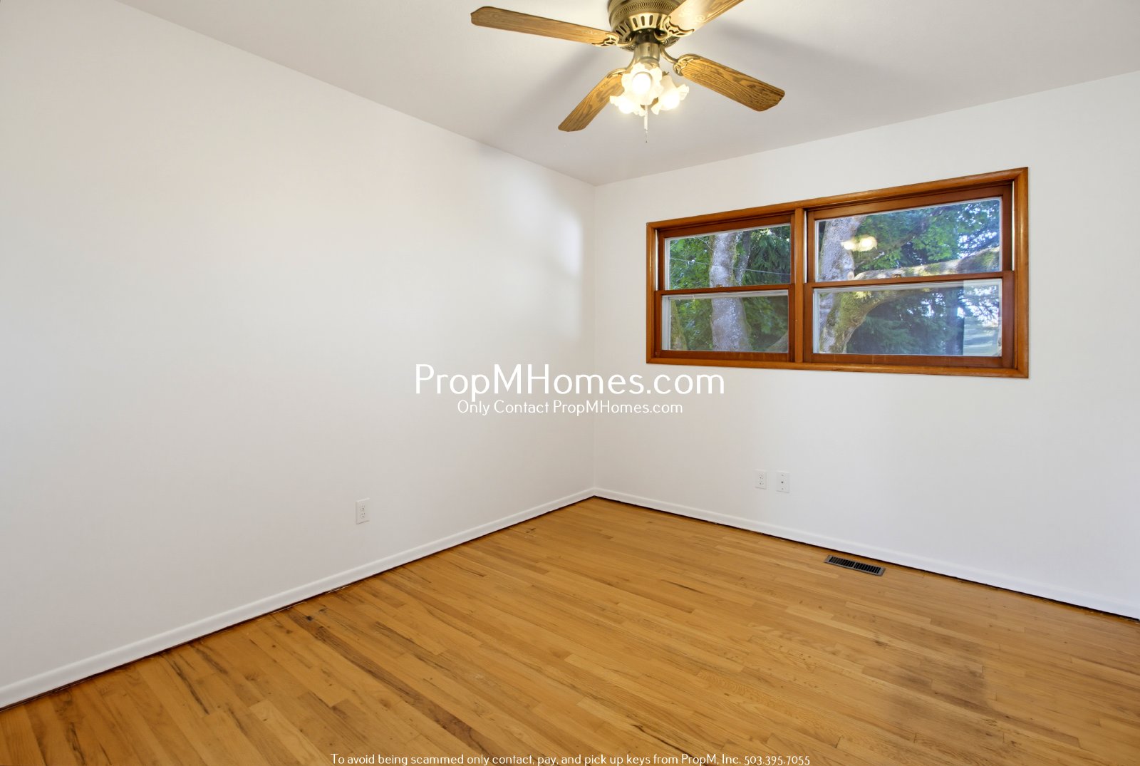 Lovely 3 Bedroom Gresham Home with Fireplace, Deck & Fenced Yard property image