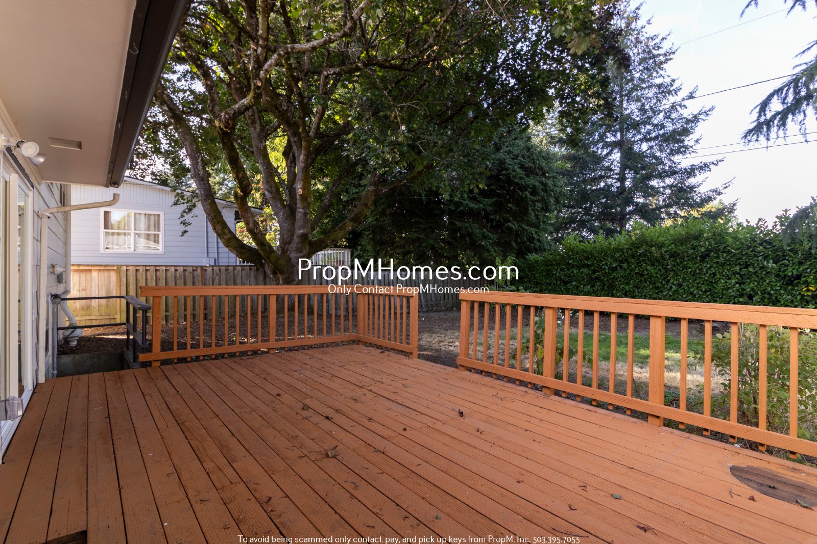 Lovely 3 Bedroom Gresham Home with Fireplace, Deck & Fenced Yard property image