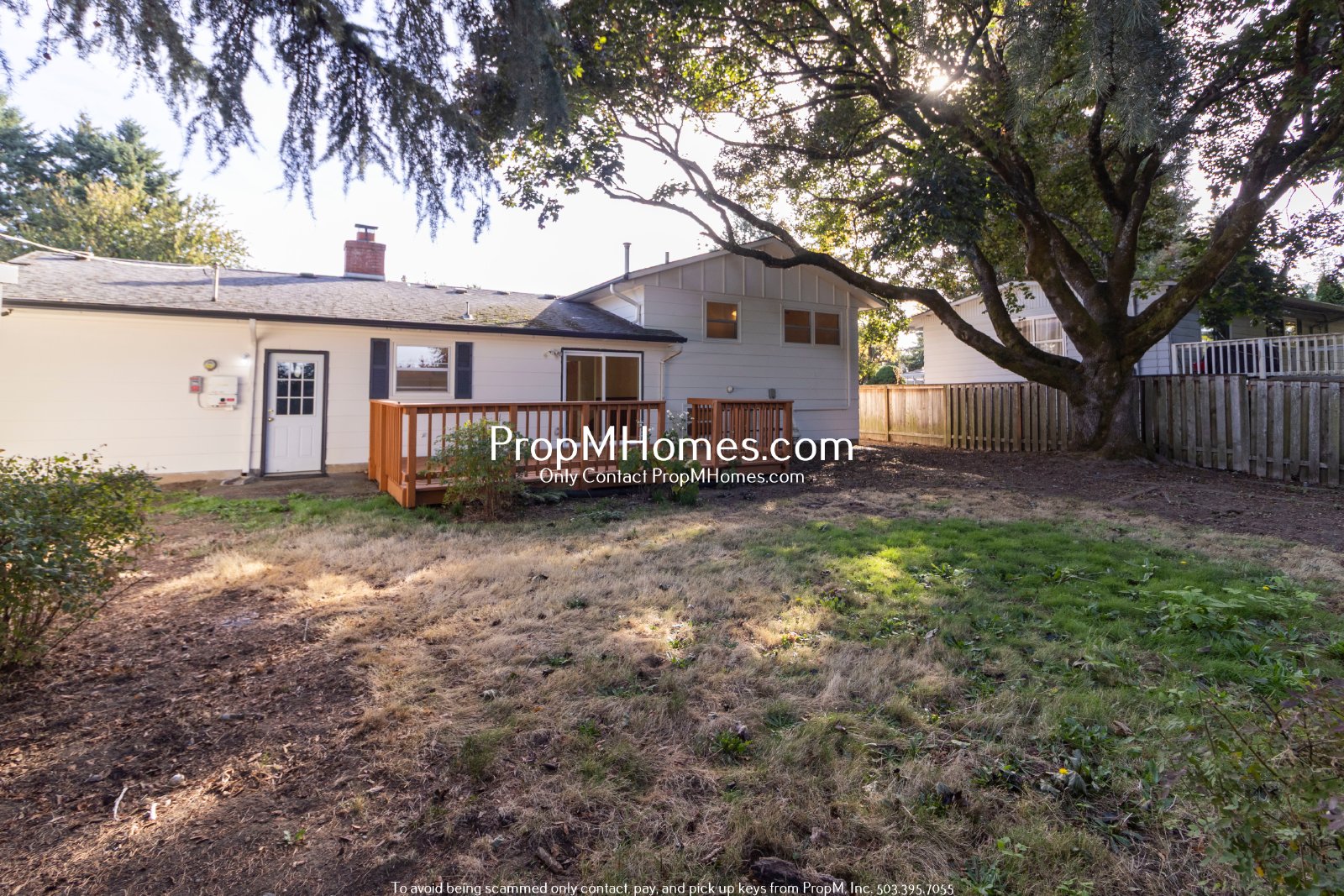 Lovely 3 Bedroom Gresham Home with Fireplace, Deck & Fenced Yard property image