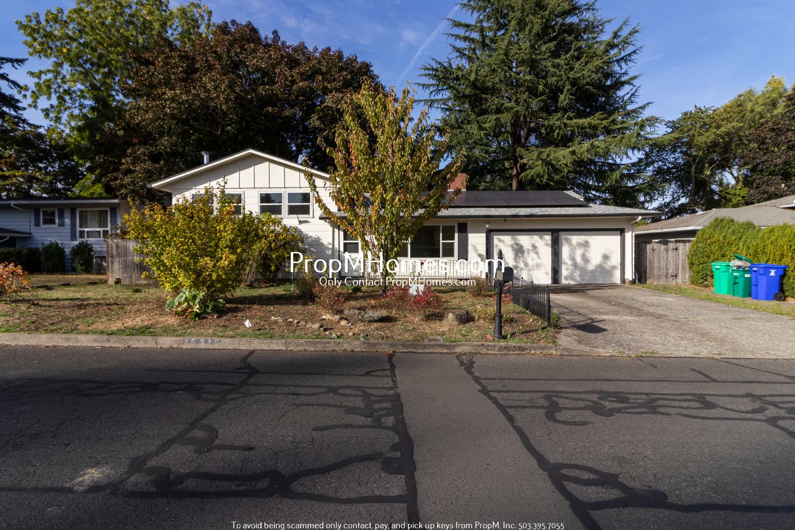 Lovely 3 Bedroom Gresham Home with Fireplace, Deck & Fenced Yard property image